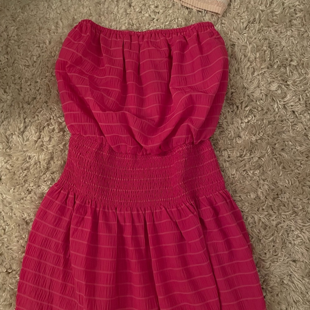 Light and dark pink striped dress. Never worn, tag still on. Size S